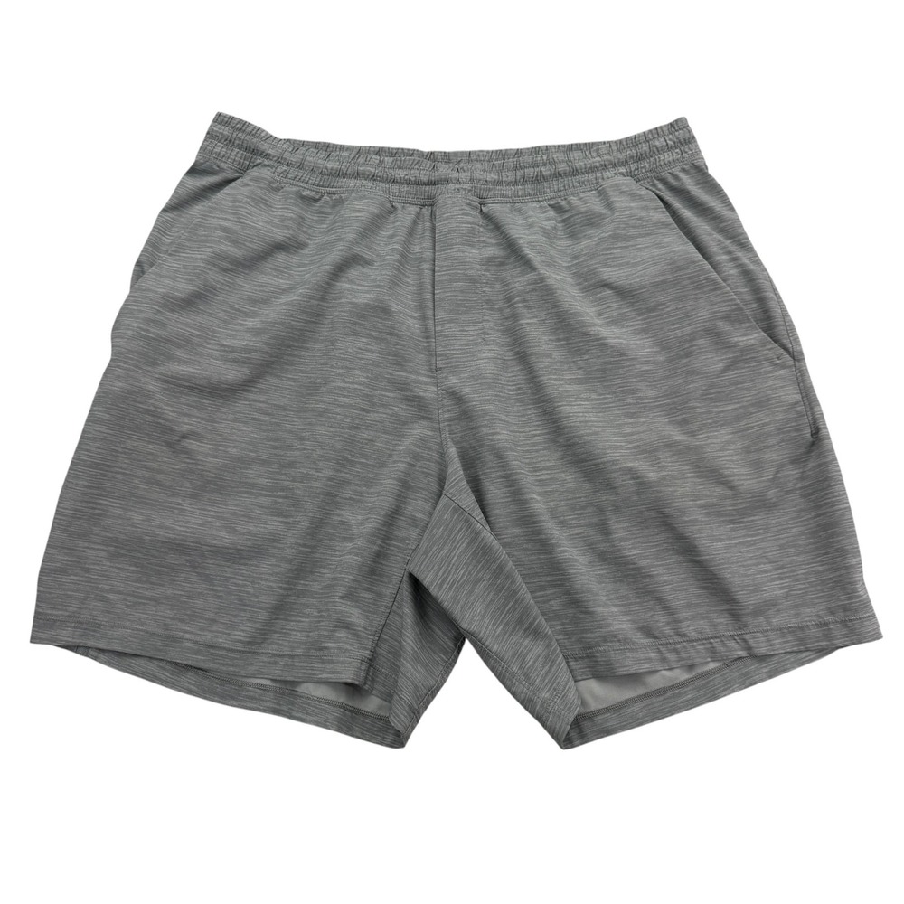 Lululemon Shorts Mens 34 Gray Bermuda Polyester Spandex Pockets 7 Inseam